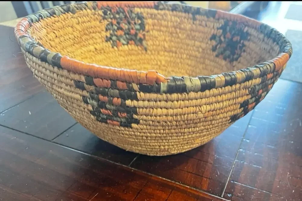 Weaved nigerian hausa basket 11” vintage
